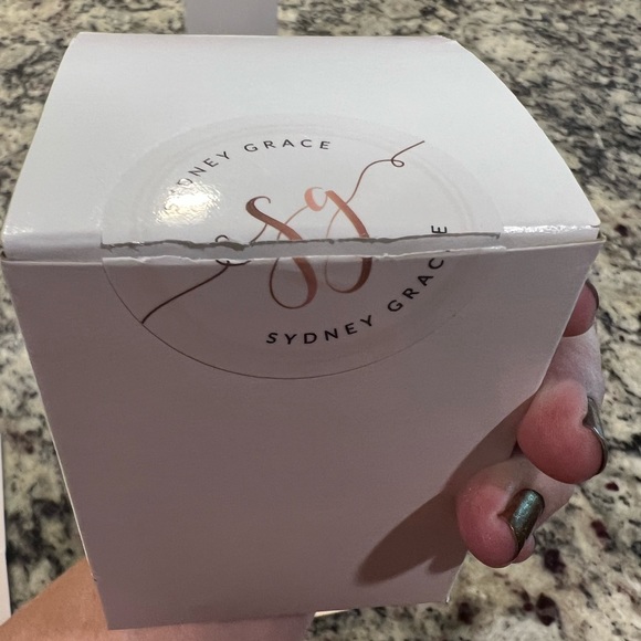 Sydney Grace  in Mel’s Memory eyeshadow collection - Picture 9 of 9